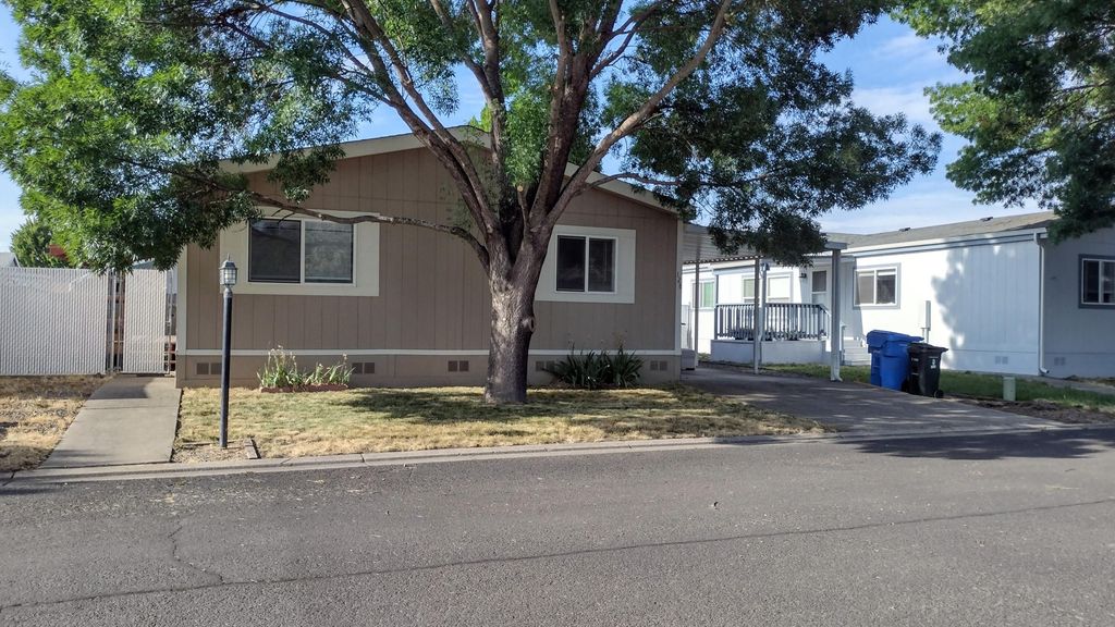 633 E Archwood Drive UNIT 128, Eagle Point, OR 97524