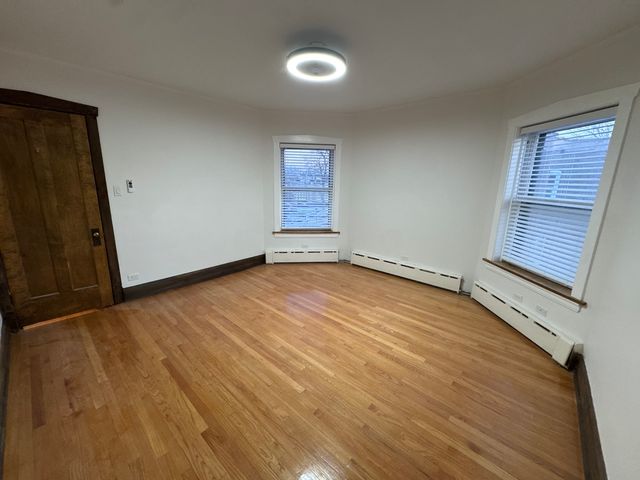 2437 W North Shore Avenue 2, Chicago, IL 60645