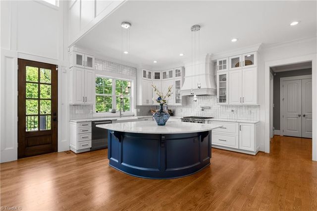 6323 Nesting Way, Oak Ridge, NC 27310