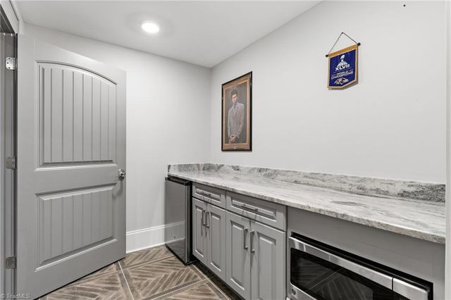 6323 Nesting Way, Oak Ridge, NC 27310