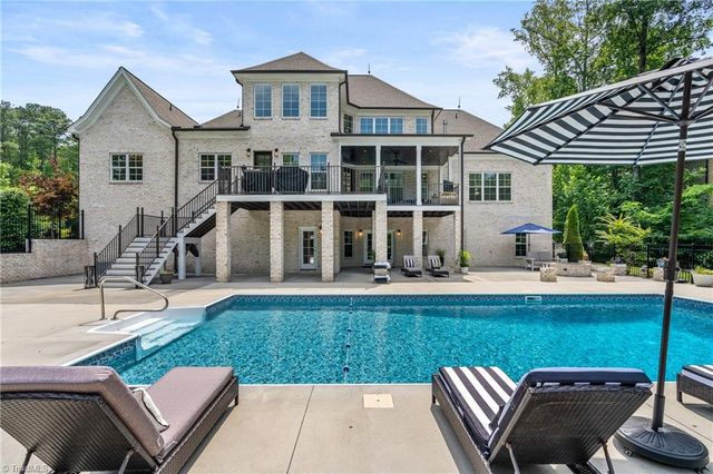 6323 Nesting Way, Oak Ridge, NC 27310