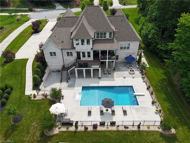 6323 Nesting Way, Oak Ridge, NC 27310