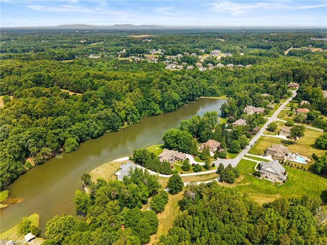 6323 Nesting Way, Oak Ridge, NC 27310