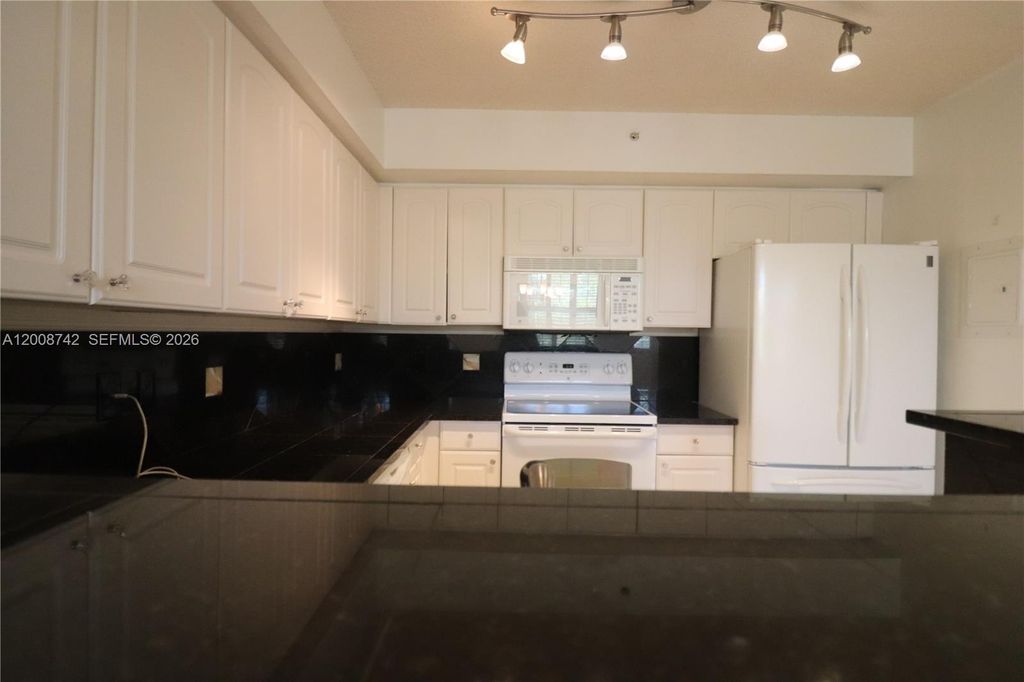 4836 N State Road 7 5207, Coconut Creek, FL 33073