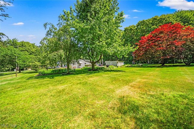 3988 Lake Road, Conneaut, OH 44030