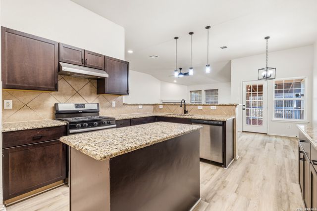 14000 MASSENA PARK, Live Oak, TX 78233