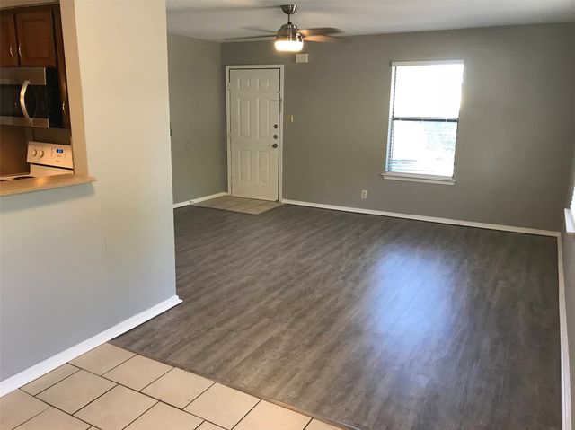 118 Maple Street A, Arlington, TX 76011