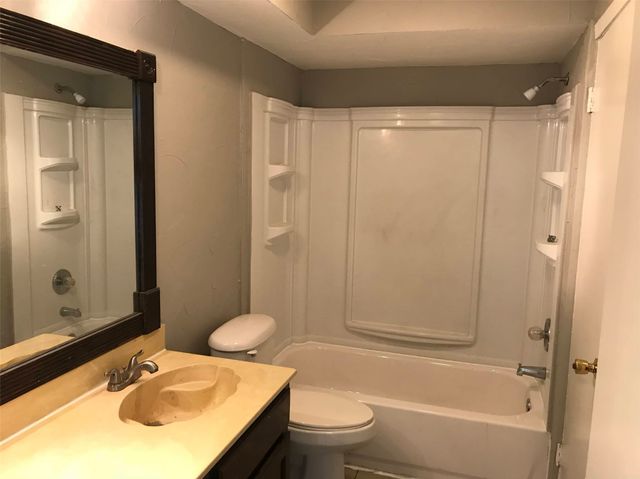 118 Maple Street A, Arlington, TX 76011