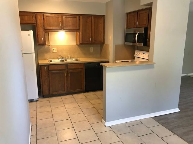 118 Maple Street A, Arlington, TX 76011