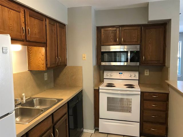 118 Maple Street A, Arlington, TX 76011