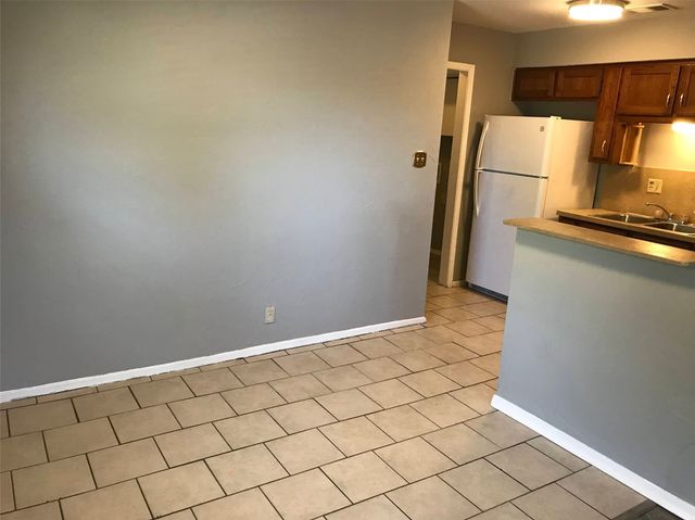 118 Maple Street A, Arlington, TX 76011