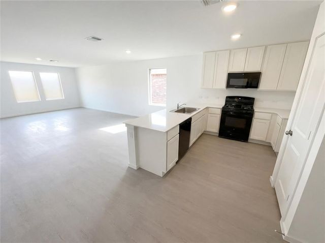 3708 Los Cabos Drive, Mustang, OK 73064