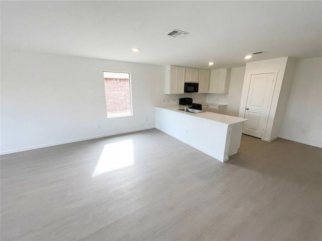 3708 Los Cabos Drive, Mustang, OK 73064