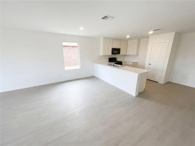 3708 Los Cabos Drive, Mustang, OK 73064