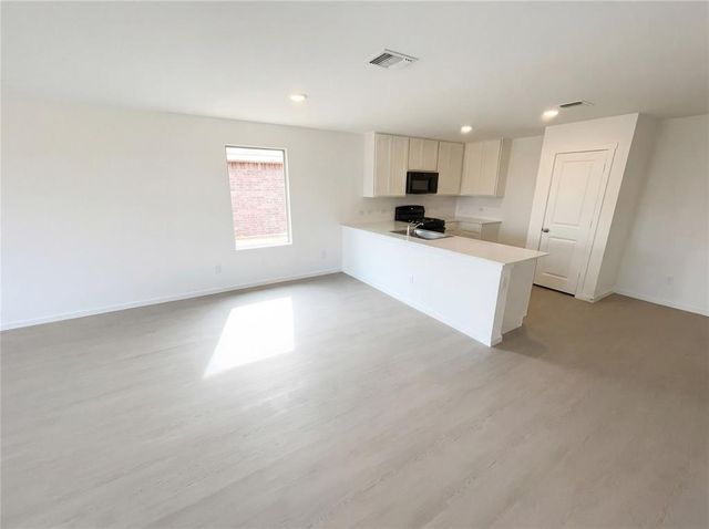 3708 Los Cabos Drive, Mustang, OK 73064