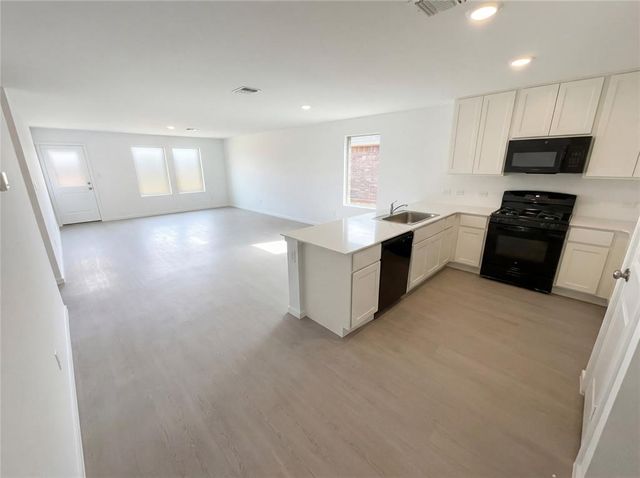 3708 Los Cabos Drive, Mustang, OK 73064