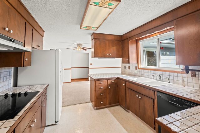 1801 N Lexington Street, Tacoma, WA 98406