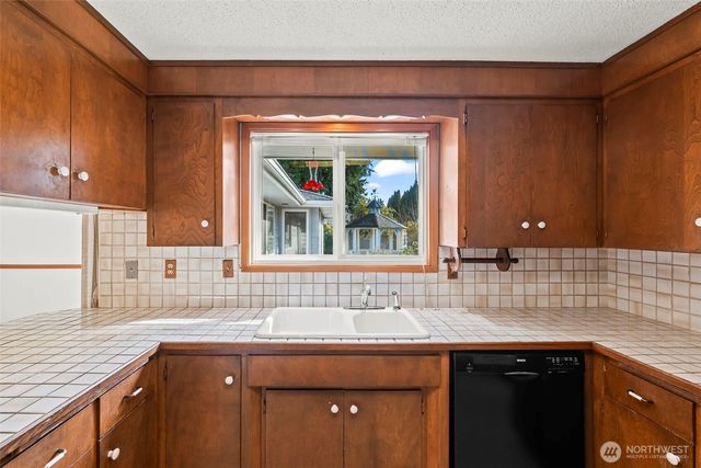 1801 N Lexington Street, Tacoma, WA 98406