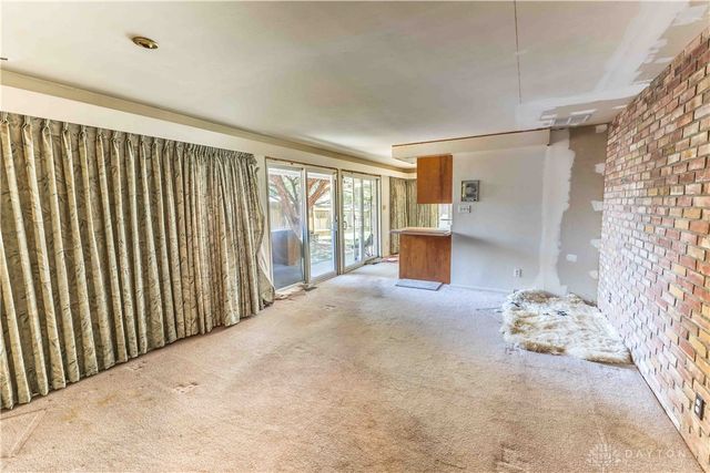 211 Whittington Drive, Dayton, OH 45459