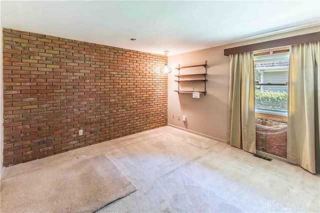 211 Whittington Drive, Dayton, OH 45459