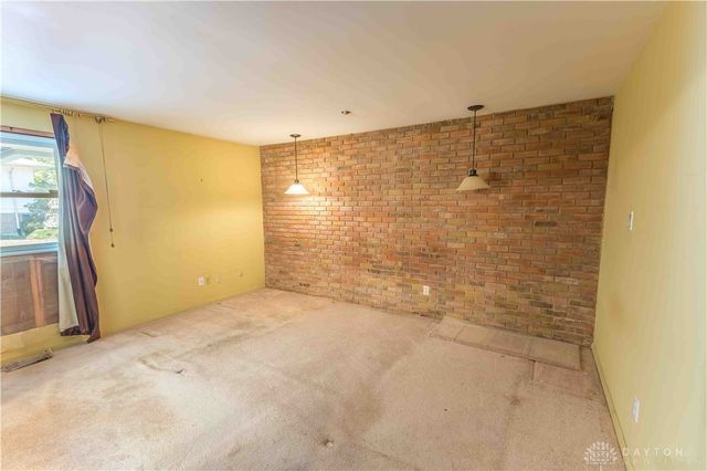 211 Whittington Drive, Dayton, OH 45459