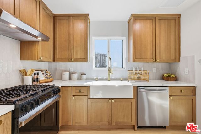 2908 Somerset Drive, Los Angeles, CA 90016