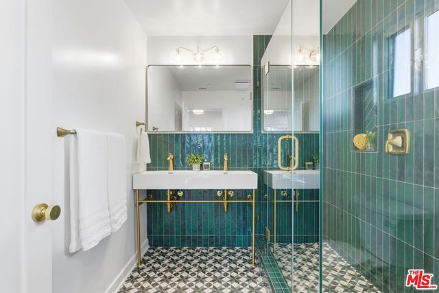 2908 Somerset Drive, Los Angeles, CA 90016