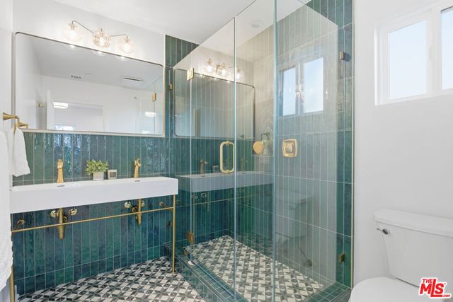 2908 Somerset Drive, Los Angeles, CA 90016