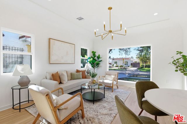 2908 Somerset Drive, Los Angeles, CA 90016