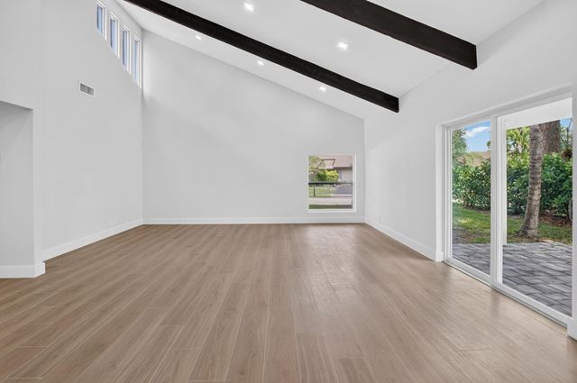 2908 NW 24th Way, Boca Raton, FL 33431