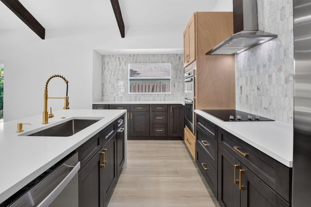 2908 NW 24th Way, Boca Raton, FL 33431