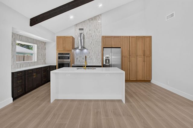 2908 NW 24th Way, Boca Raton, FL 33431