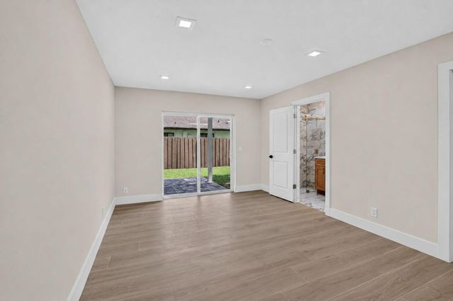 2908 NW 24th Way, Boca Raton, FL 33431