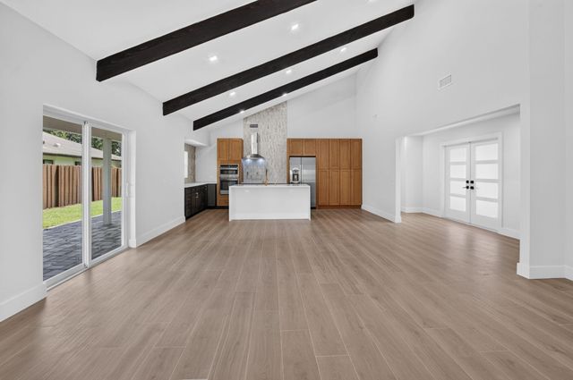 2908 NW 24th Way, Boca Raton, FL 33431