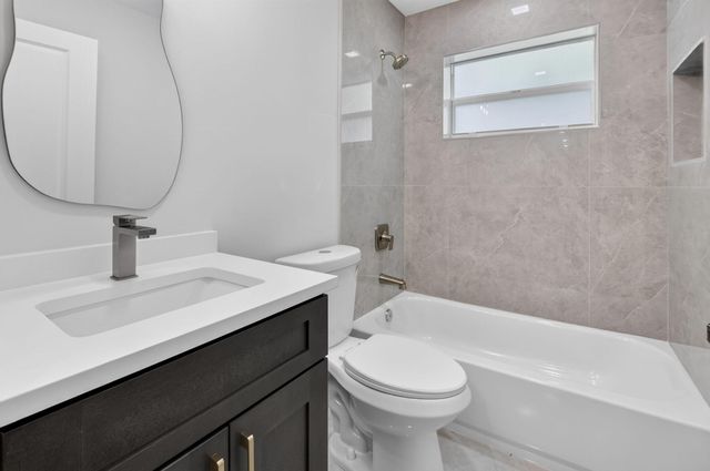 2908 NW 24th Way, Boca Raton, FL 33431
