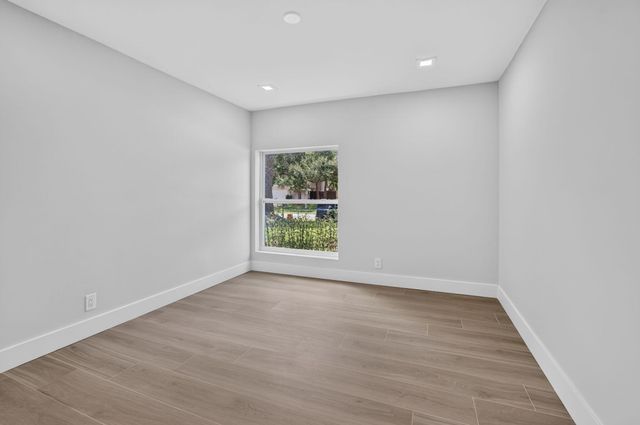 2908 NW 24th Way, Boca Raton, FL 33431