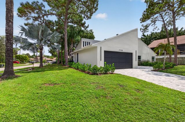 2908 NW 24th Way, Boca Raton, FL 33431