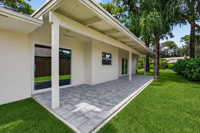 2908 NW 24th Way, Boca Raton, FL 33431