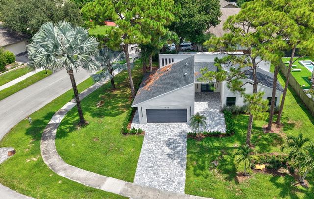 2908 NW 24th Way, Boca Raton, FL 33431