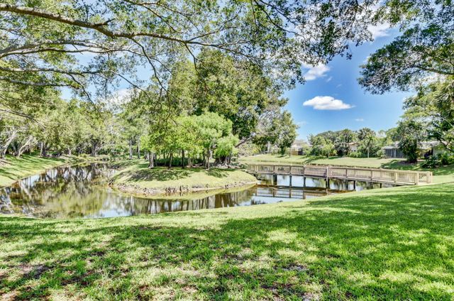 2908 NW 24th Way, Boca Raton, FL 33431