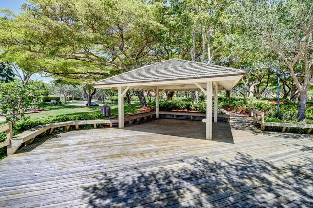 2908 NW 24th Way, Boca Raton, FL 33431
