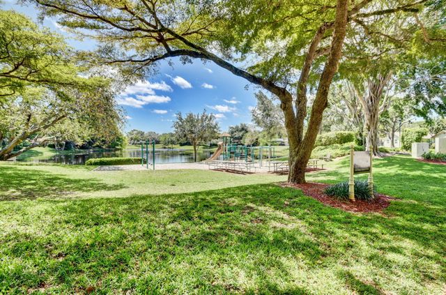 2908 NW 24th Way, Boca Raton, FL 33431