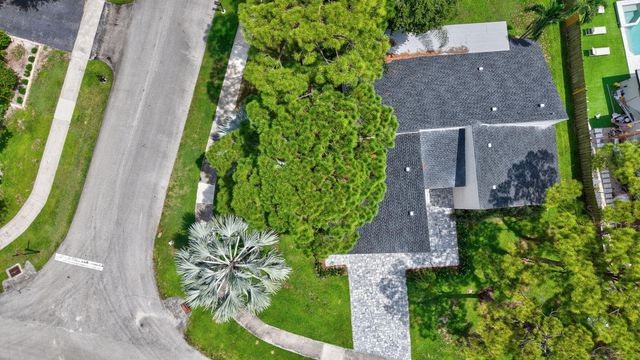 2908 NW 24th Way, Boca Raton, FL 33431