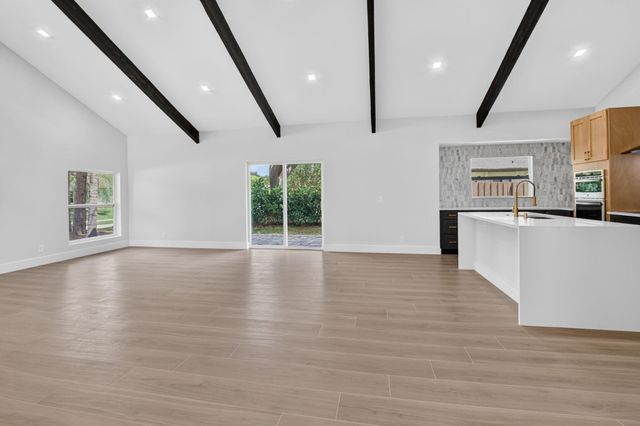 2908 NW 24th Way, Boca Raton, FL 33431