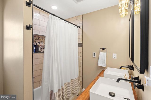 472 MARKLE ST, Philadelphia, PA 19128