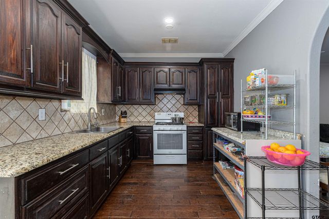 6543 CR 492, Tyler, TX 75706