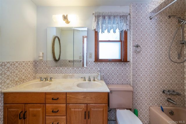 1559 Hollywood Avenue, Bronx, NY 10461