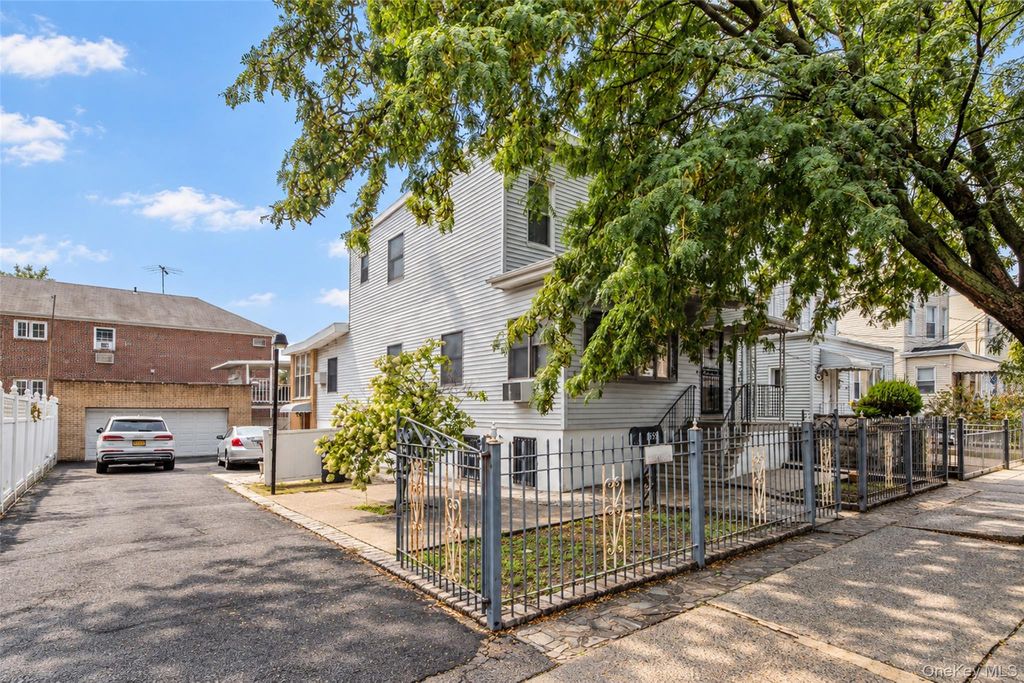 1559 Hollywood Avenue, Bronx, NY 10461 — exterior