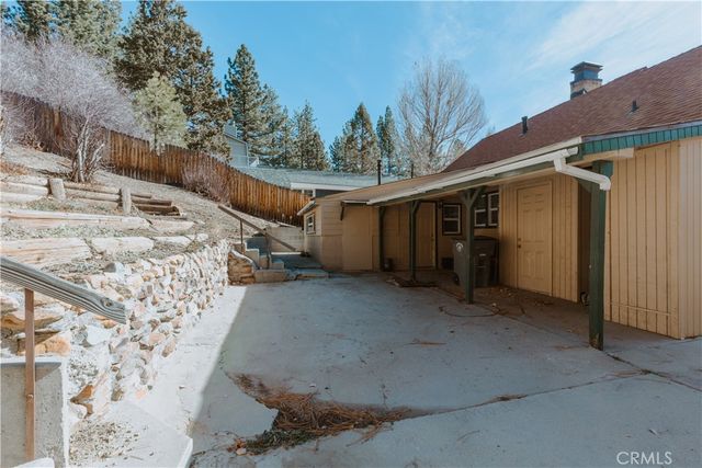 42520 Sonoma Dr, Big Bear Lake, CA 92315