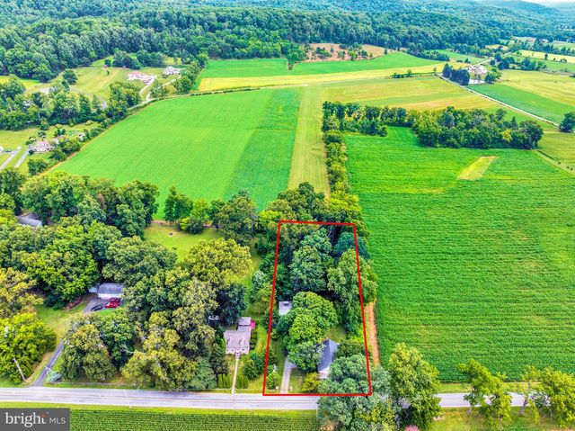 185 STITZER, Oley, PA 19547